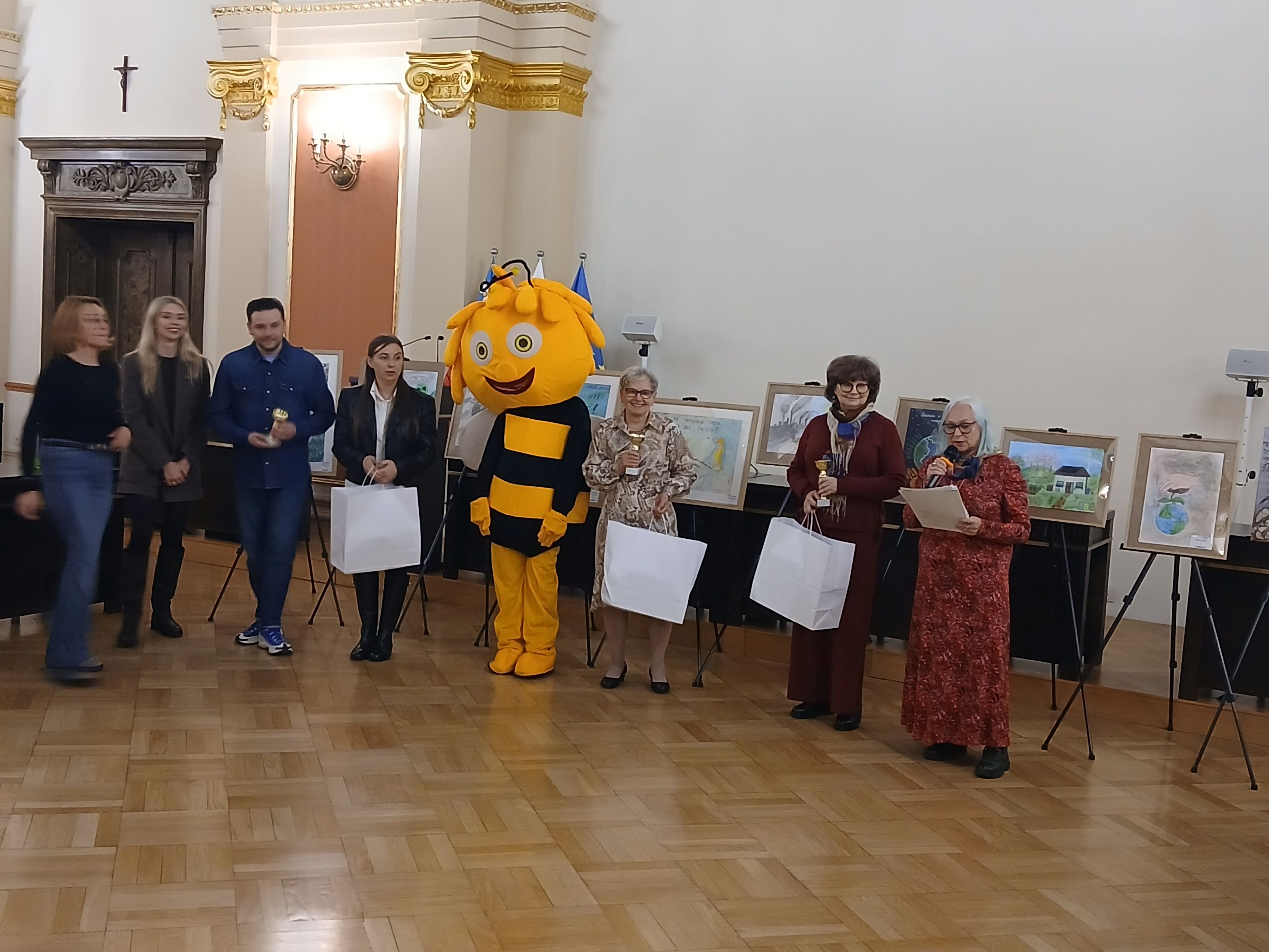 Konkurs plastyczno – fotograficzny "Ziemia w naszych rękach ..."