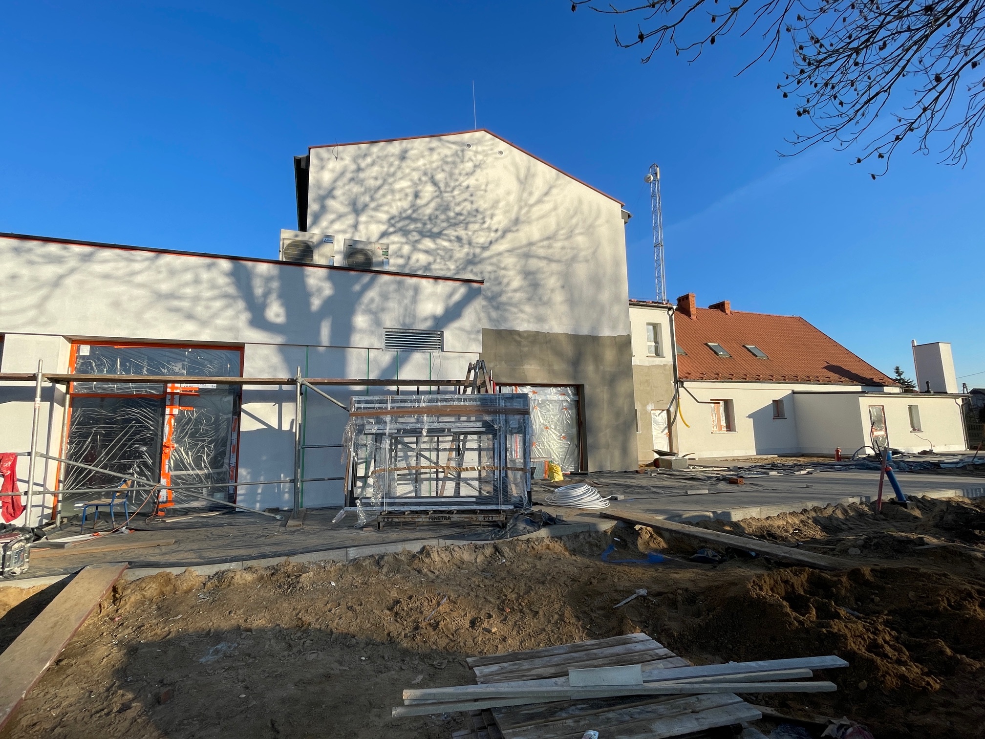 Realizujemy zadanie: „Przebudowa, rozbudowa oraz zmiana sposobu użytkowania części pomieszczeń szkoły filialnej SP Nabyszyce w Gliśnicy wraz z zagospodarowaniem terenu i infrastrukturą towarzyszącą”